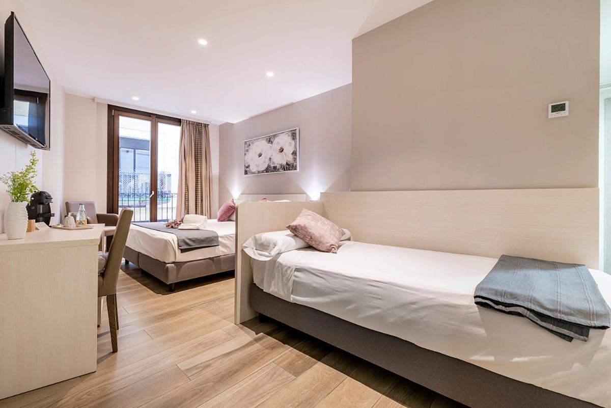 Hotel Centre Реус Екстериор снимка