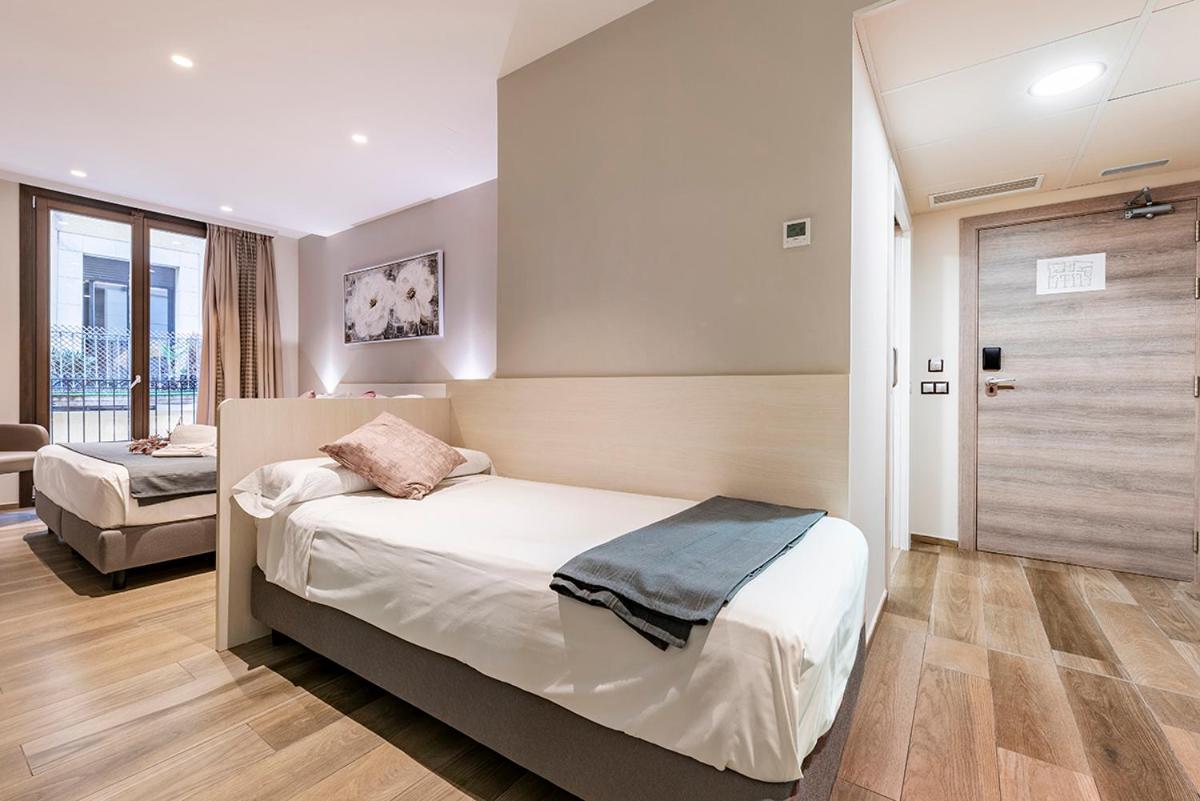 Hotel Centre Реус Екстериор снимка