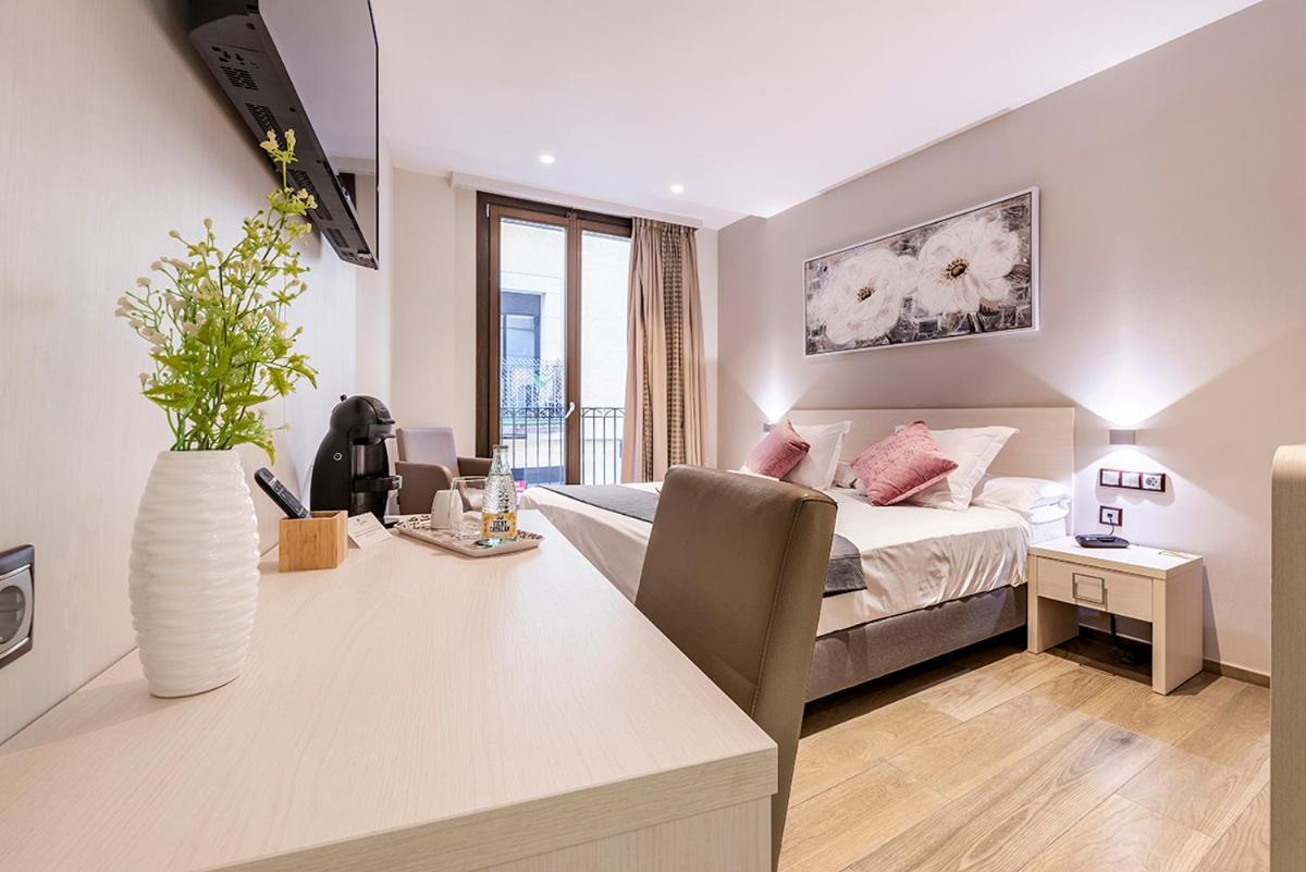 Hotel Centre Реус Екстериор снимка