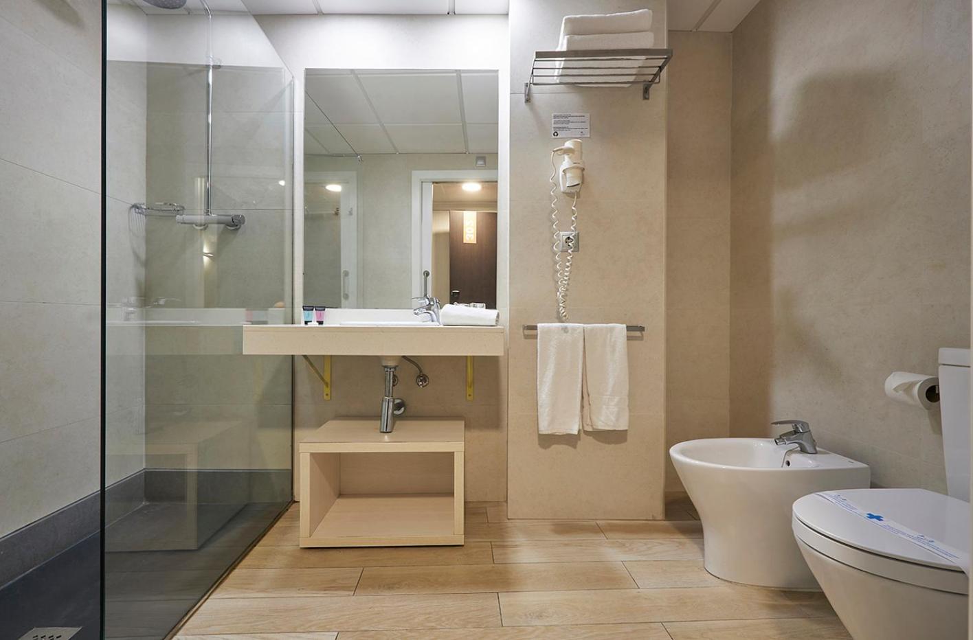 Hotel Centre Реус Екстериор снимка
