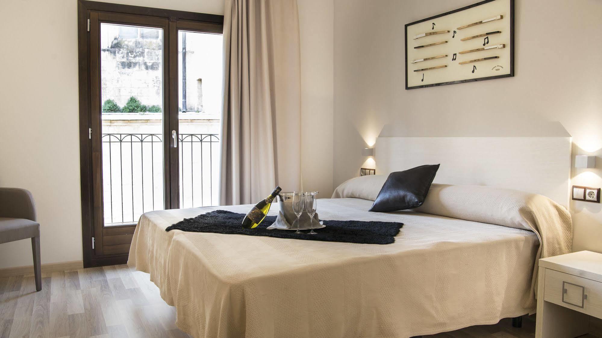 Hotel Centre Реус Екстериор снимка